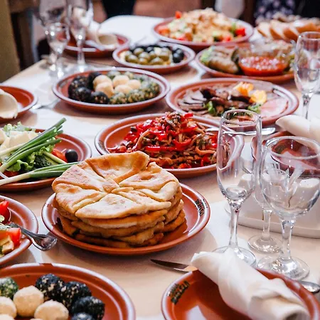 Poiana Bradului Complex Hotelier & Restaurant Vakantiehuis Chişinǎu
